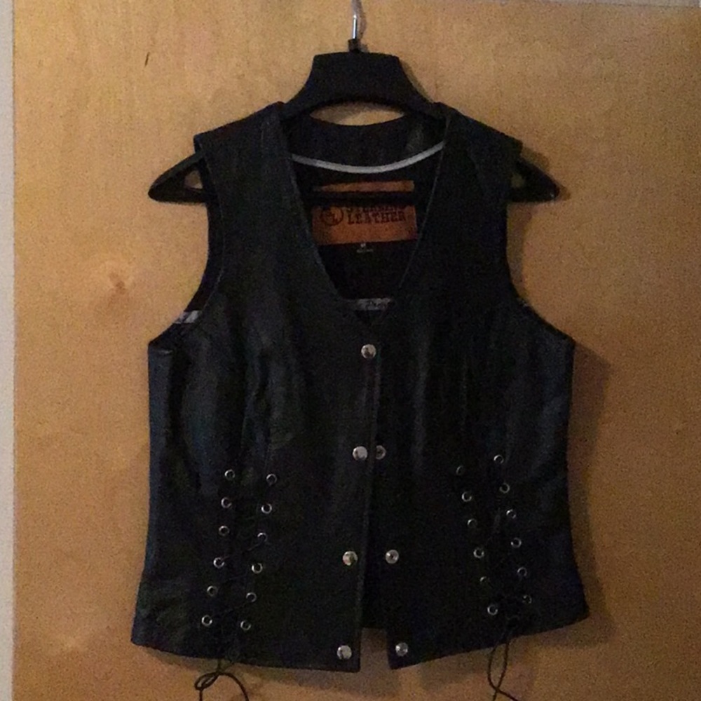 Women’s leather vest